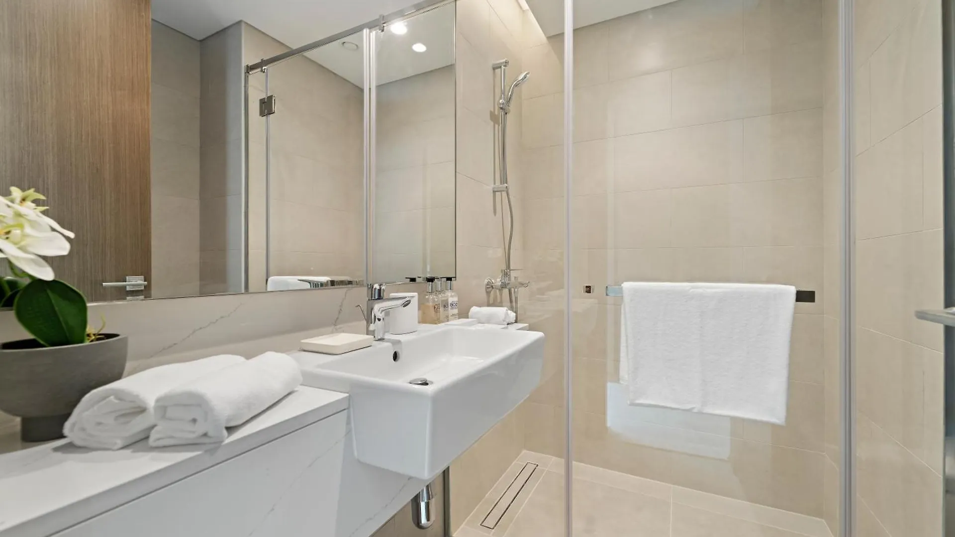 2Br Canal Front B3, Waterfront Views Ντουμπάι Διαμέρισμα